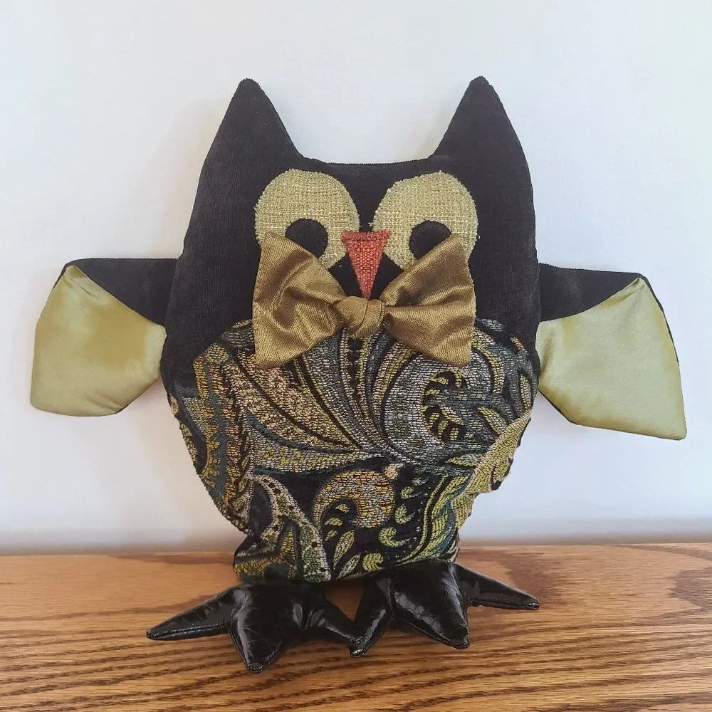 Woof & Poof Owl Decor Accent Pillow Fancy 2013 Collectible 14